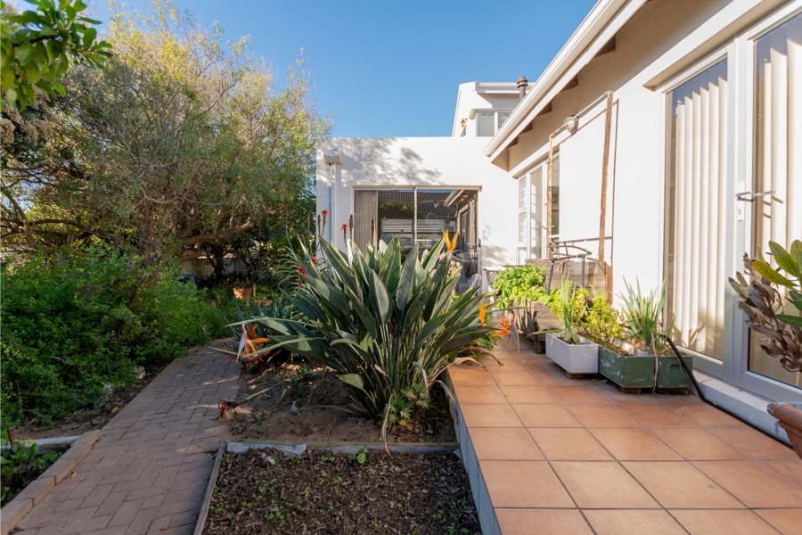 3 Bedroom Property for Sale in Country Club Western Cape